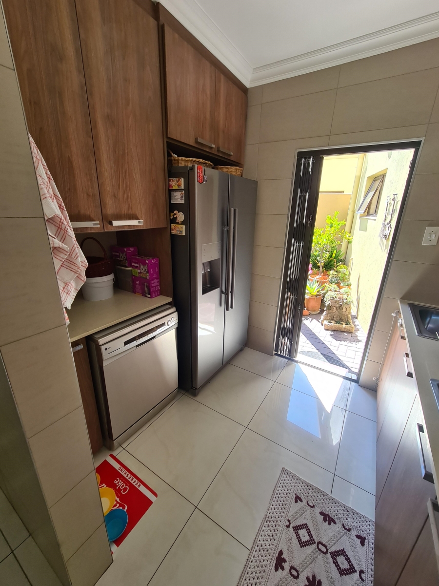 5 Bedroom Property for Sale in Maraldi Estate Free State